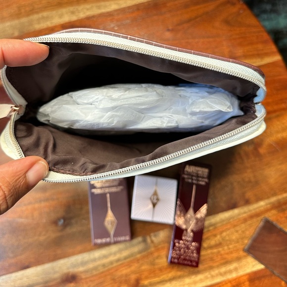 Charlotte Tilbury Get Your Glow On Brown White Rose Gold Makeup Bag & Samples - Picture 8 of 8